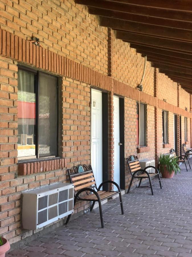 Hotel Y Balneario Ojo Caliente Camargo Buitenkant foto