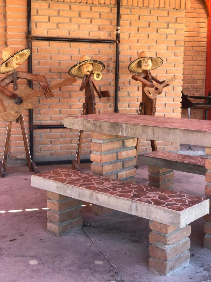 Hotel Y Balneario Ojo Caliente Camargo Buitenkant foto
